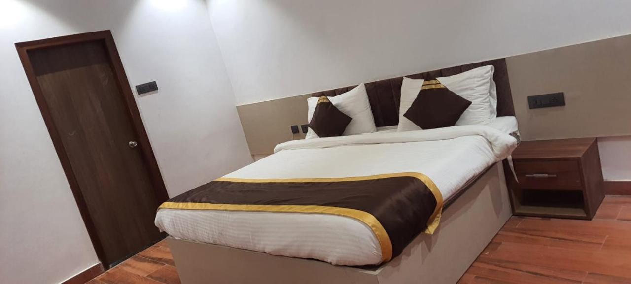Hotel Citrus Lucknow Exterior photo